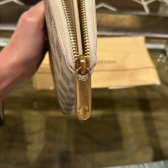 Louis Vuitton Damier Azur Zippy Wallet - Picture 10 of 12